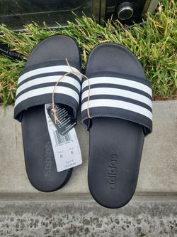 Slip-on sandals men's size 5 Adidas