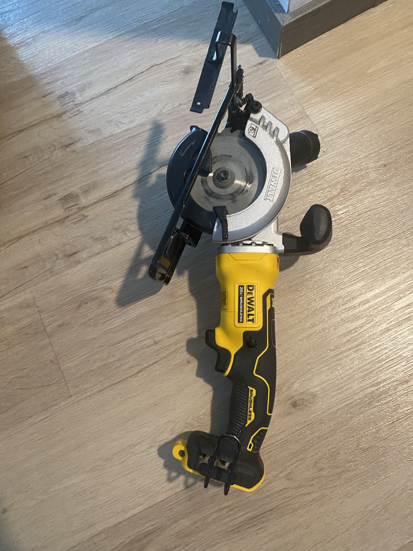 Devolt circular saw