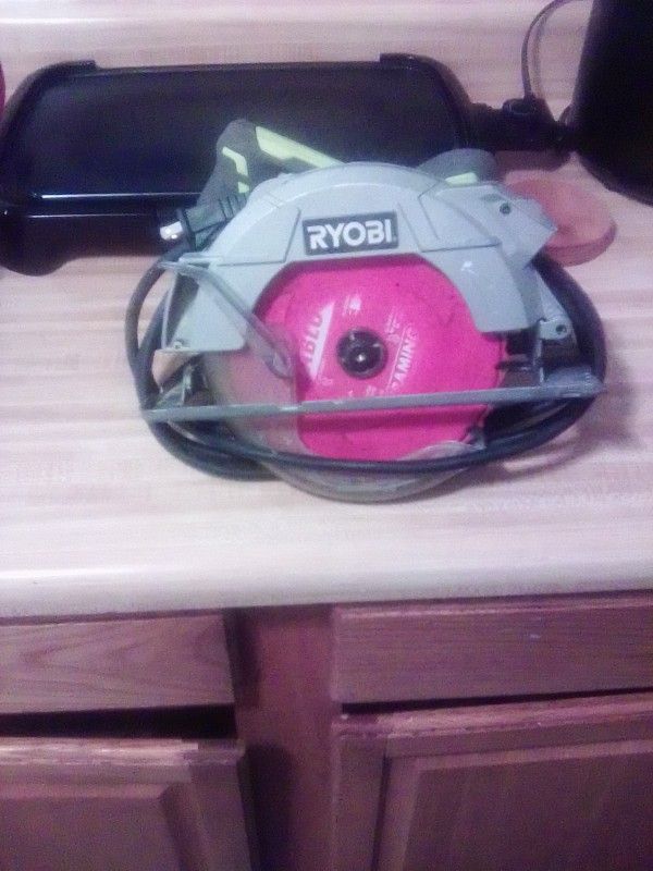 Ryobi Saw
