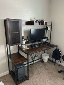 Computer desk