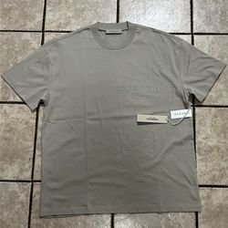 Essentials T-Shirt (S–XL)