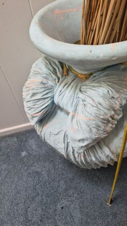 4ft Vintage VaseHyatt Regency