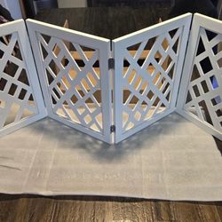 Brand New Freestanding Foldable 16" Tall Short Dog Gate