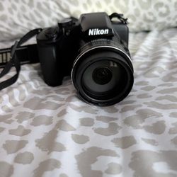 Nikon  CoolpixB600