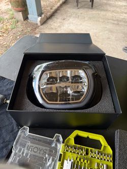 25 HD Street Glide Headlight