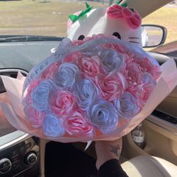 Hello Kitty 50 Roses W Plushie