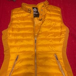 Mustard MEDIUM Women's Zipper Cuffed Sleeve Neckline Padded Quilted Faux Fur Hooded Vest