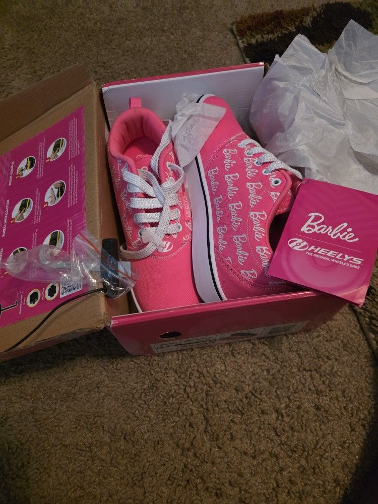 Brand NEW Barbie Heelys- Youth Size 6 For Sale