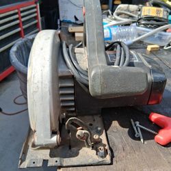 Estoy Vendiendo Esta Cierra Marca Skills.     aw #5150 De 2½ Caballos De Fuerza Solo25.00 Dollares 