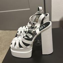Authentic Versace 2022 Pumps Great Condition
