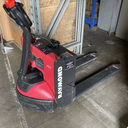 Raymond 8210 Electric Walk-Behind Pallet Jack, 4,500 Lb Capacity, 24V, LOW HOURS
