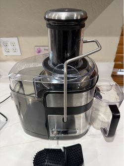 Hamilton Beach Professional Juicer Machine, Centrifugal Extractor, with 3.5" Super Chute for Whole Fruits and Vegetables,
