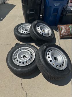 OEM Ford Maverick 17” Steel Wheels & Tires – 3 Good + 1 Bonus