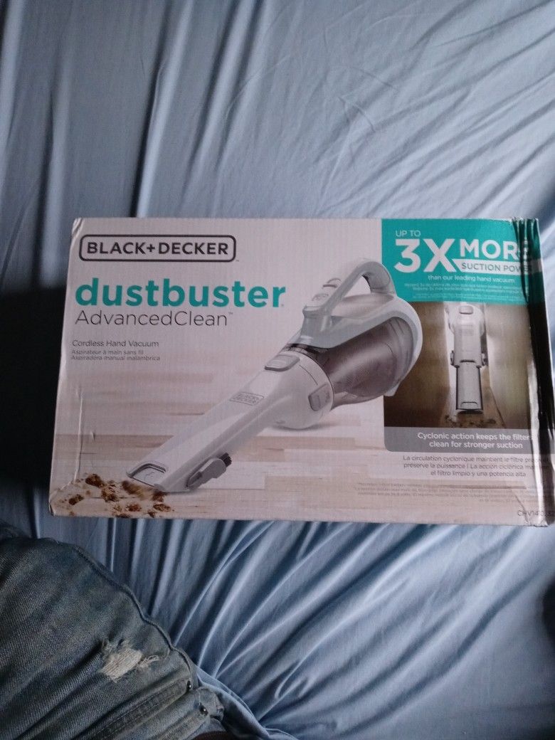 Black & Decker Dustbuster Advanced Clean Cordless Hand-held Vacuum Brand New In Box Retails For 59 99 Plus Tax