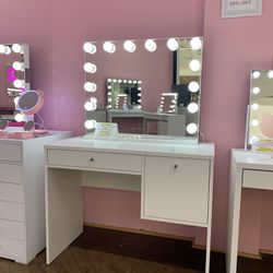 Vanity Set , Dresser And Mirror Included. NEw!