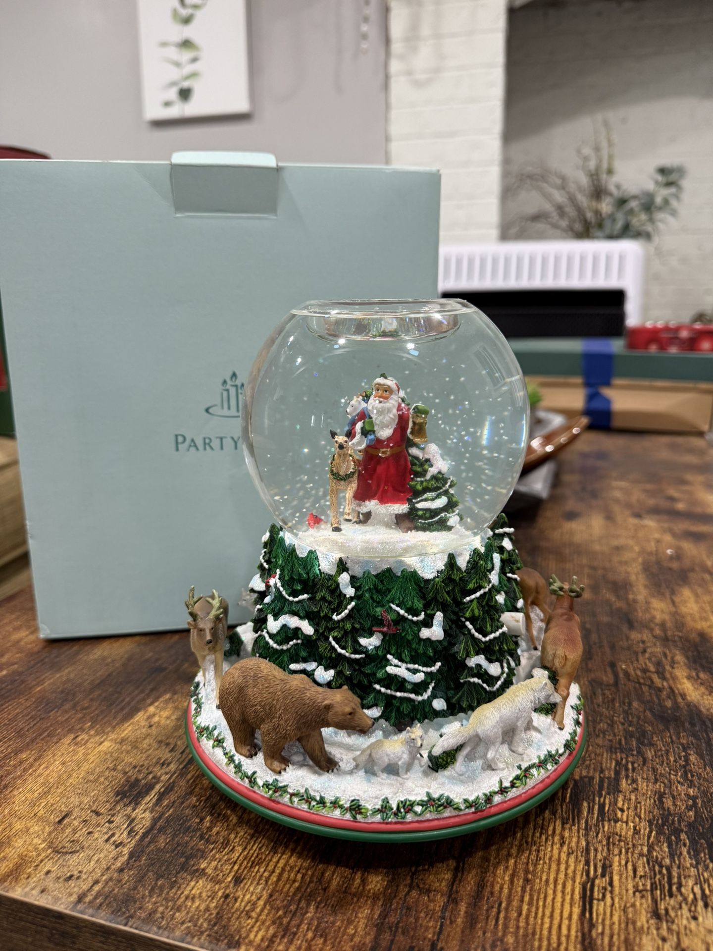 Vintage PARTYLITE WOODLAND SANTA TEALIGHT SNOW GLOBE MUSICAL