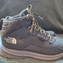 The North Face Big Boys Hiking Boots, Size 6