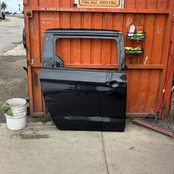 2017-2019-2021-2023-2024-2025-2026 Chrysler Pacifica Door 