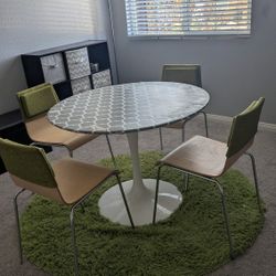 Heavy duty Round table and set of 4 chairs