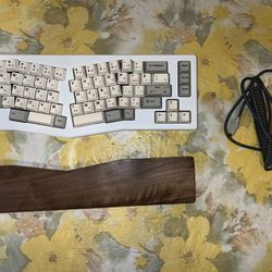 Akko ACR Pro Alice Plus