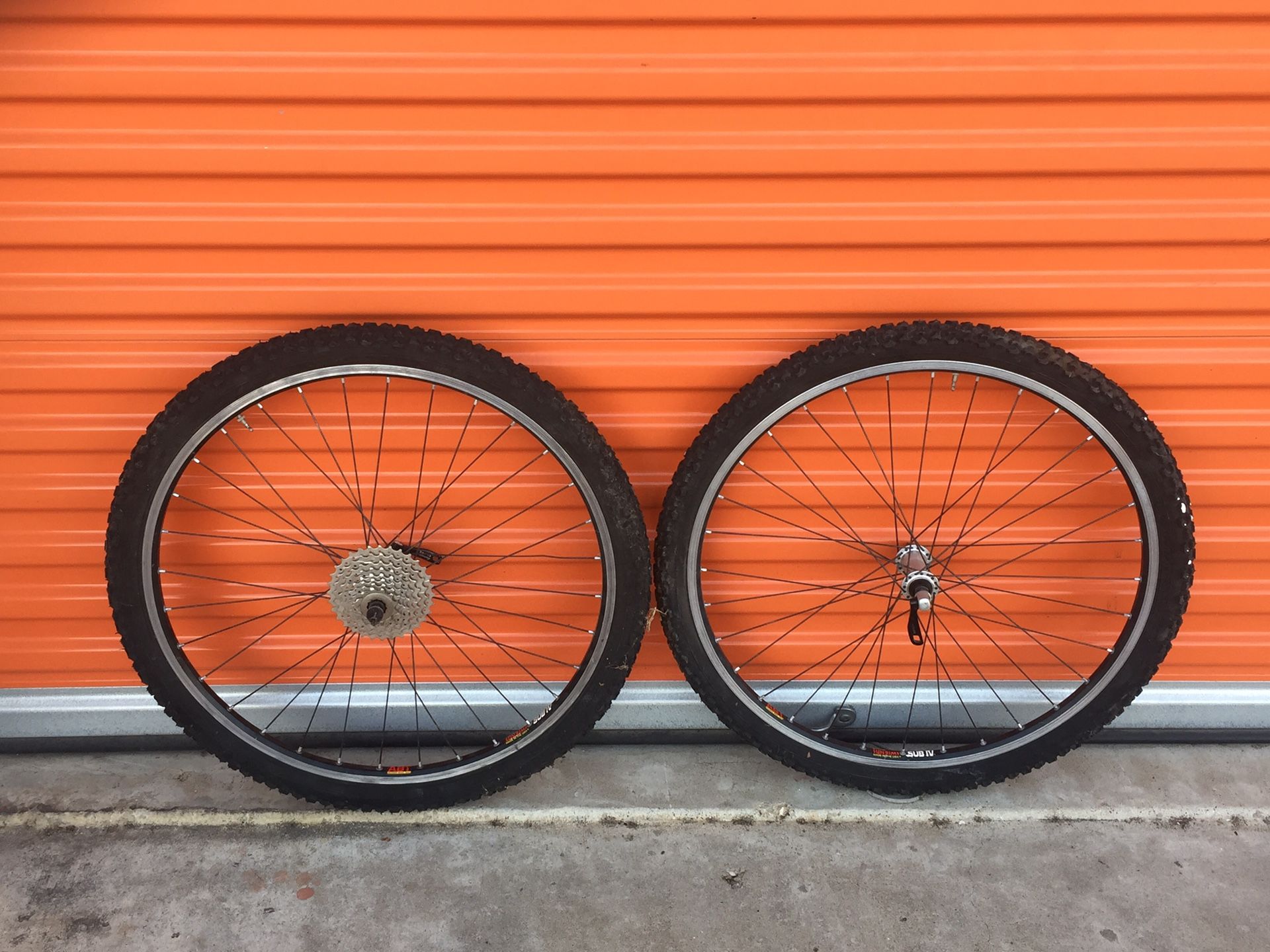 26 inch mountain bike wheel set Shimano XT sun rims