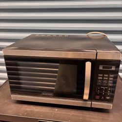 Microwave: Black & Decker