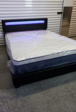 NEW Queen-Size PILLOW TOP MATTRESS and BOX SPRING. Bed frame not included 👍