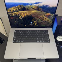MacBook Pro 16”
