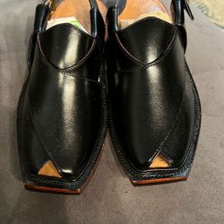 Brand New Peshawari Chappal / Sandal ? Gents ? Genuine Leather ? black ? Soft Insole ? Thin Tyre Outsole  Size 11 Made with best quality leather.