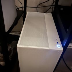 Nzxt Pc Good condition comes with all cords starting at 1000 but lowest I’ll do is 700.