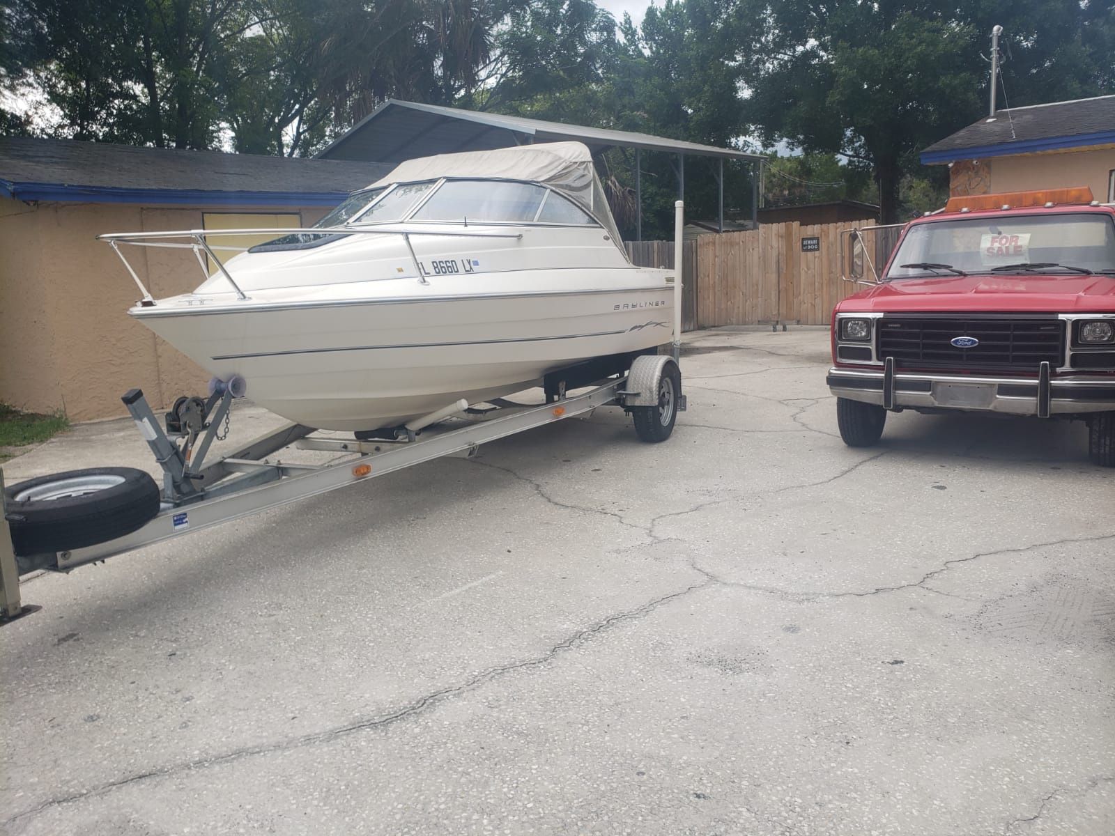 Boat bayliner classic
