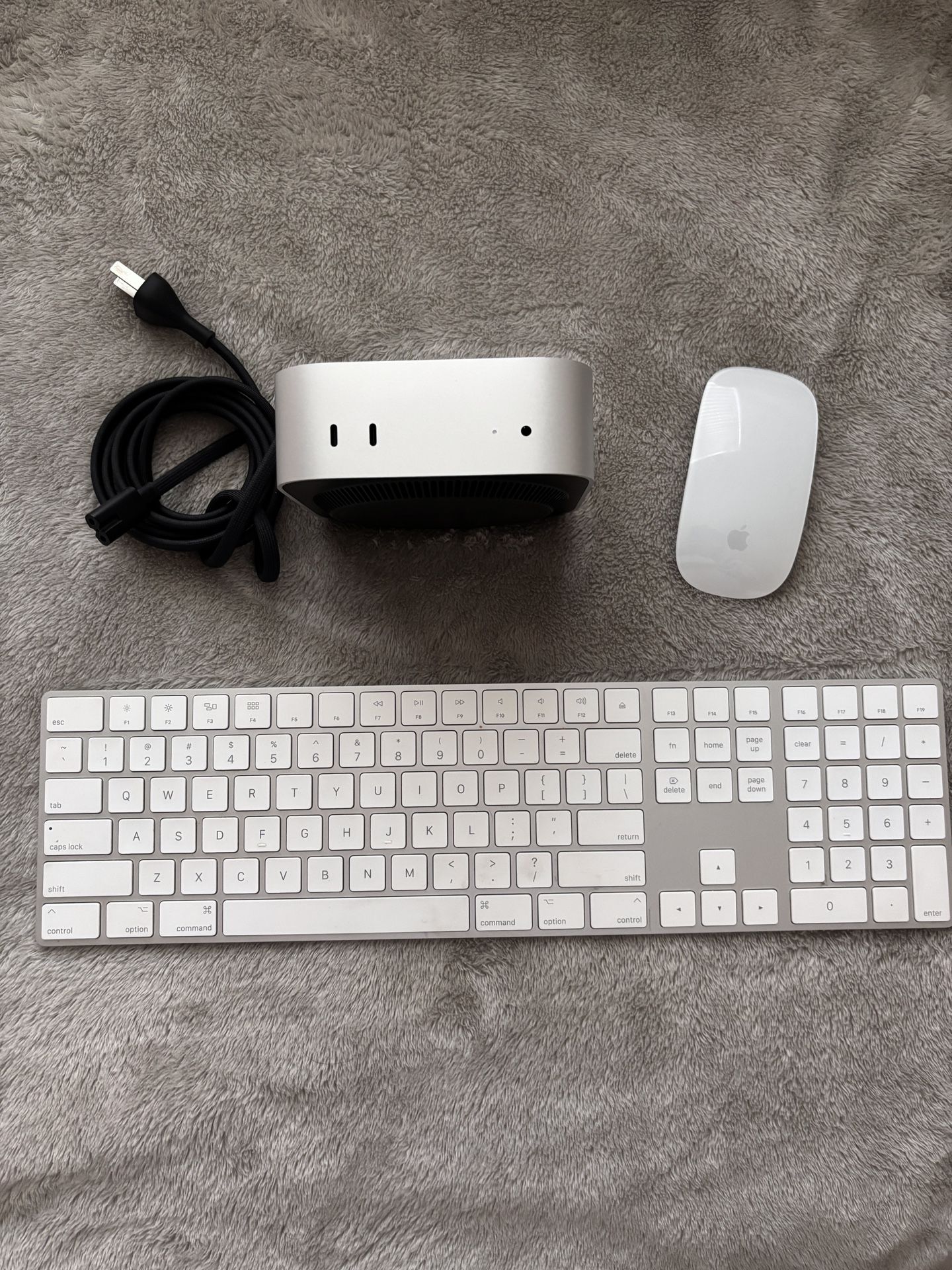 M4 Pro 24GB 512GB SSD Apple Mac mini Desktop + Magic Keybaord And Mouse 