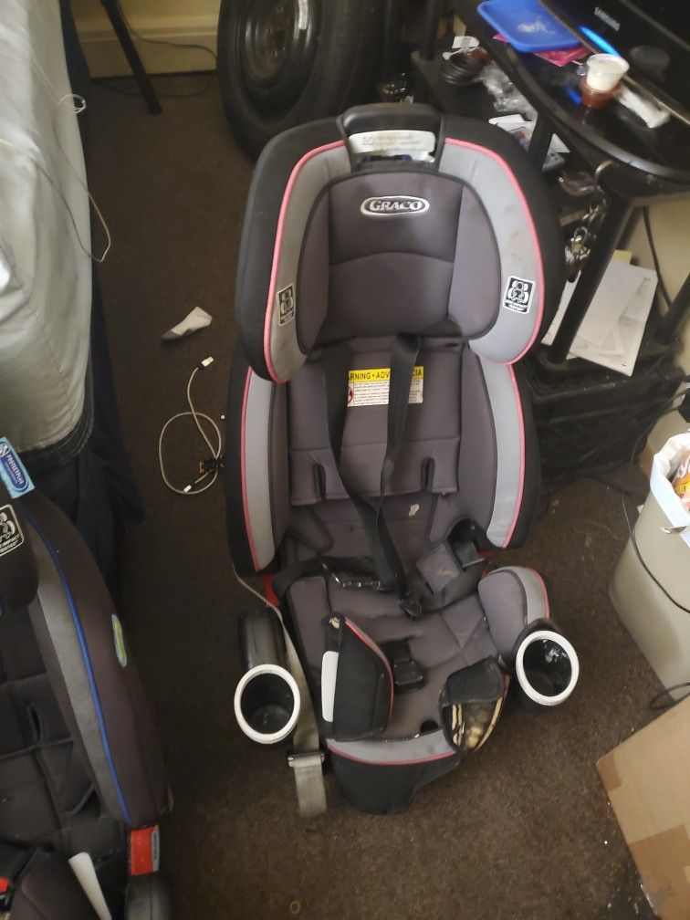 2 Car Seats For Boy And Girl