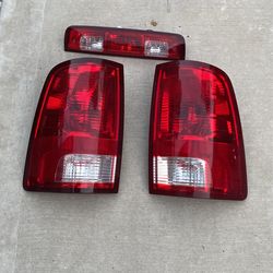 2009-2015 Dodge Ram 1500 Tail Lights