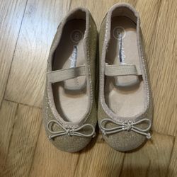 Cat & Jack Gold Flat Shoes Girls Size 6 Toddler 