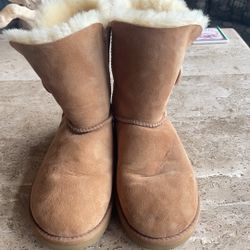 UGGS Bailey II