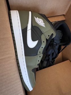 Nike Air Jordan 1 mid Olive 8.5 men’s10 women’s