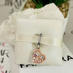 Adorable Charm 925 silver for Pandora moments bracelet.