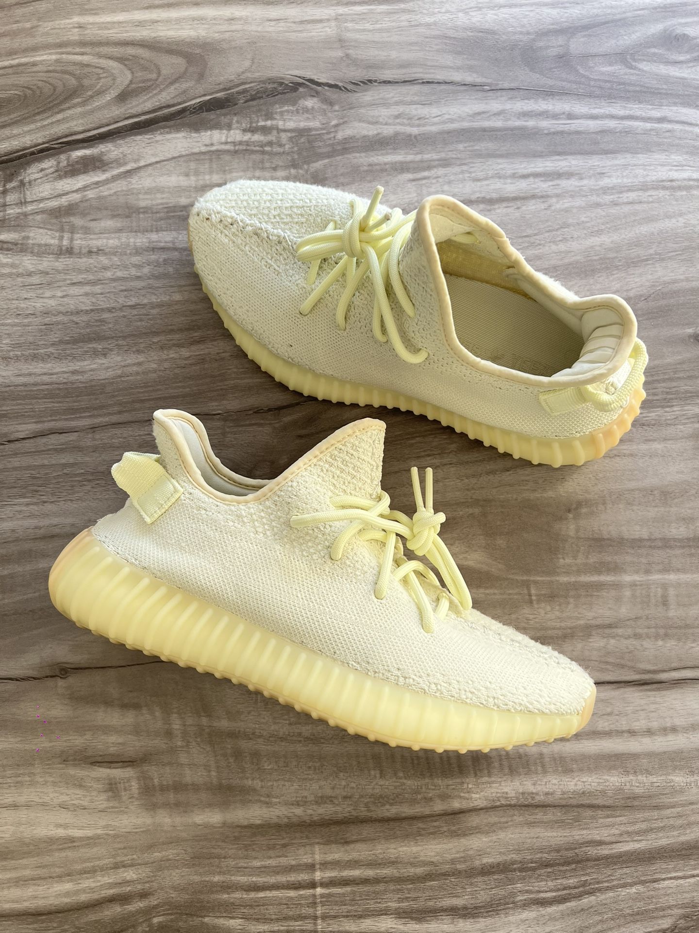Size 7 Men’s/ 8.5 Women’s adidas Yeezy Boost 350 V2 Butter