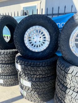 Dodge wheels and tires 17” with 285/70/17
