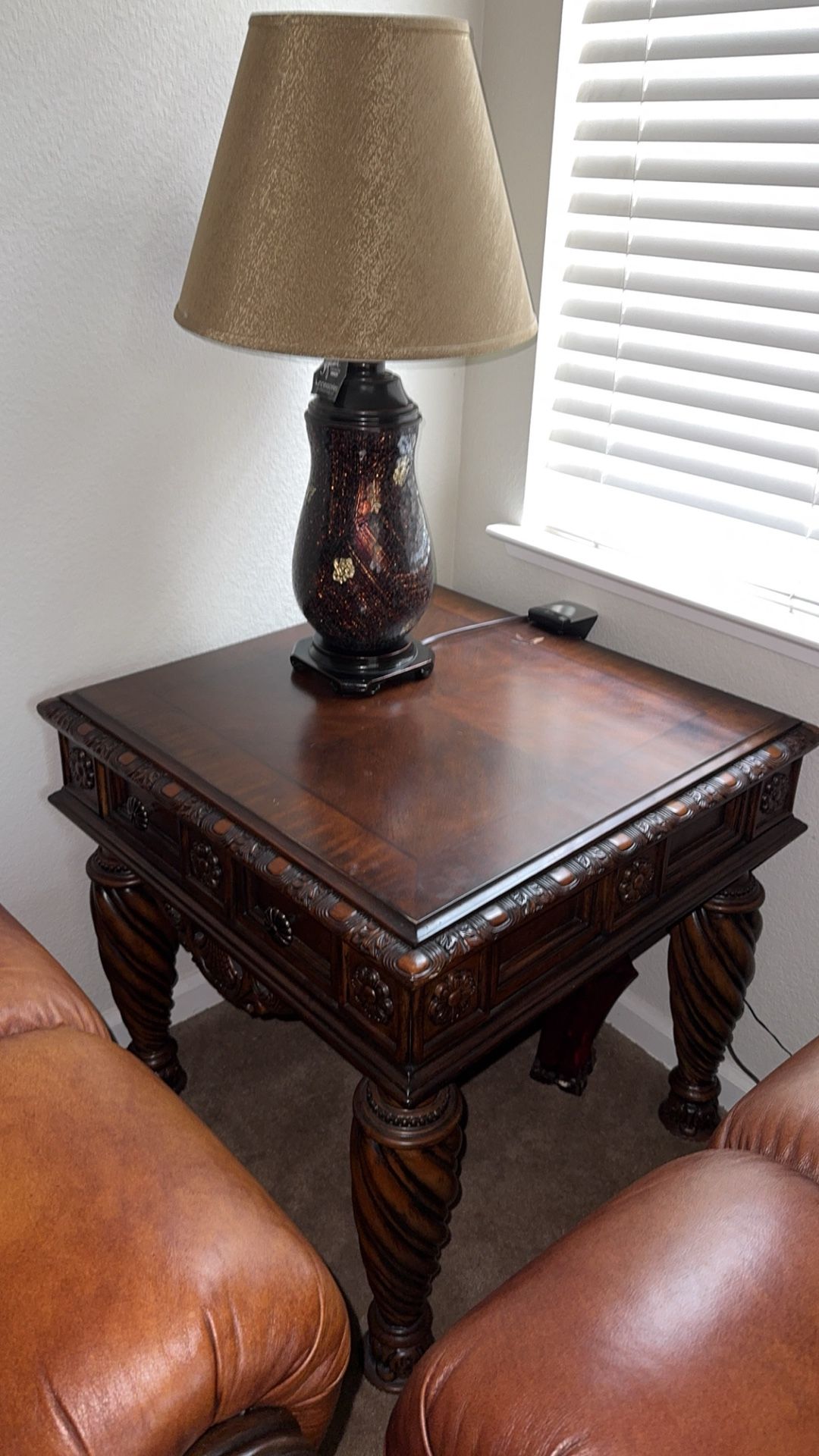 Coffe Table, 2 End Tables And 2 Lamps
