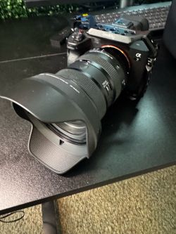 Sony A7iv 33mp camera w/Sigma 24-70mm 2.8 art ii lens