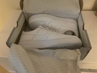 Men’s Nike Air Force 1 07 (size 12)