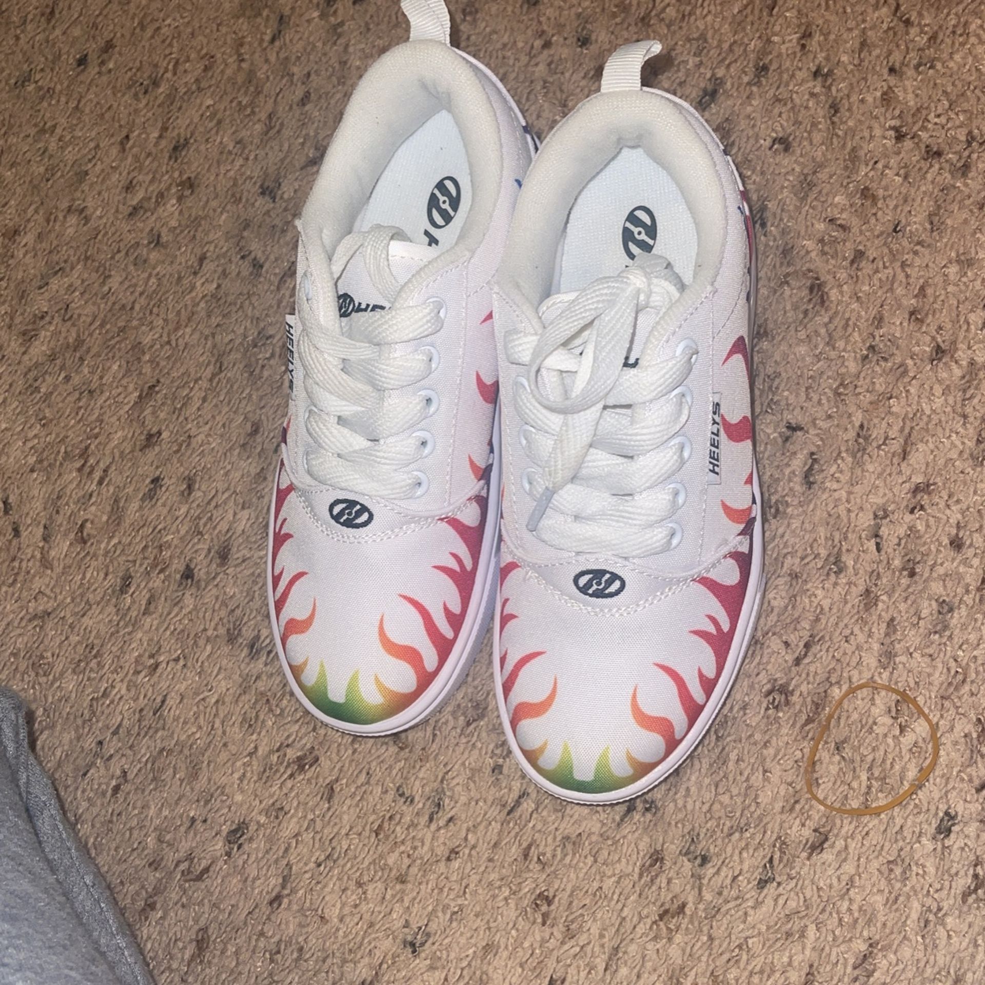 Heely’s Youth Size 2