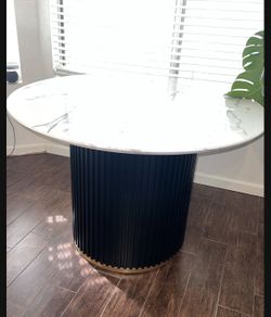 Modern Dining Table NEW Great Qualify Quartz Marble Mimic 