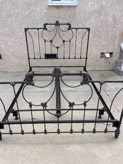 Queen Vintage Elliott’s designs, iron bedframe