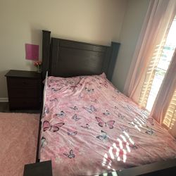 Full Size Bed With Mattress & Nightstand
