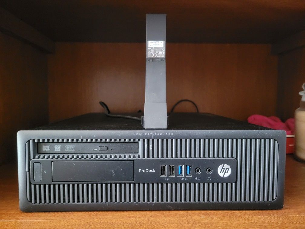 HP DESKTOP COMPUTER