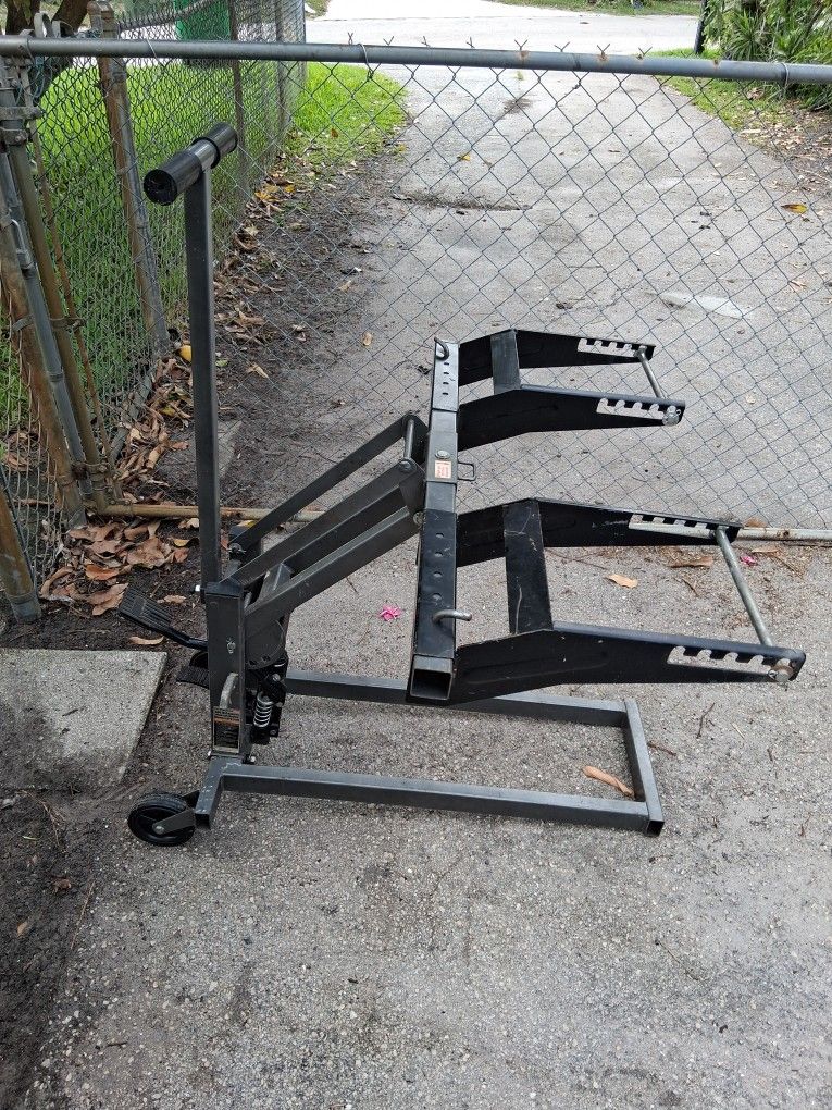 Atv/Riding Mower Lift "Item Is Available "