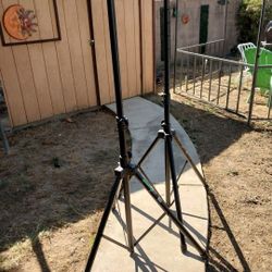 PAIR OF SPEAKER TRIPODS WITH CARRING BAG 